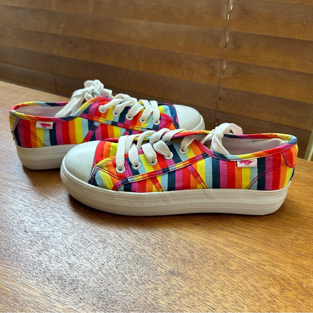 Fun rainbow-striped Rocket Dog sneakers - great for Pride! 🌈